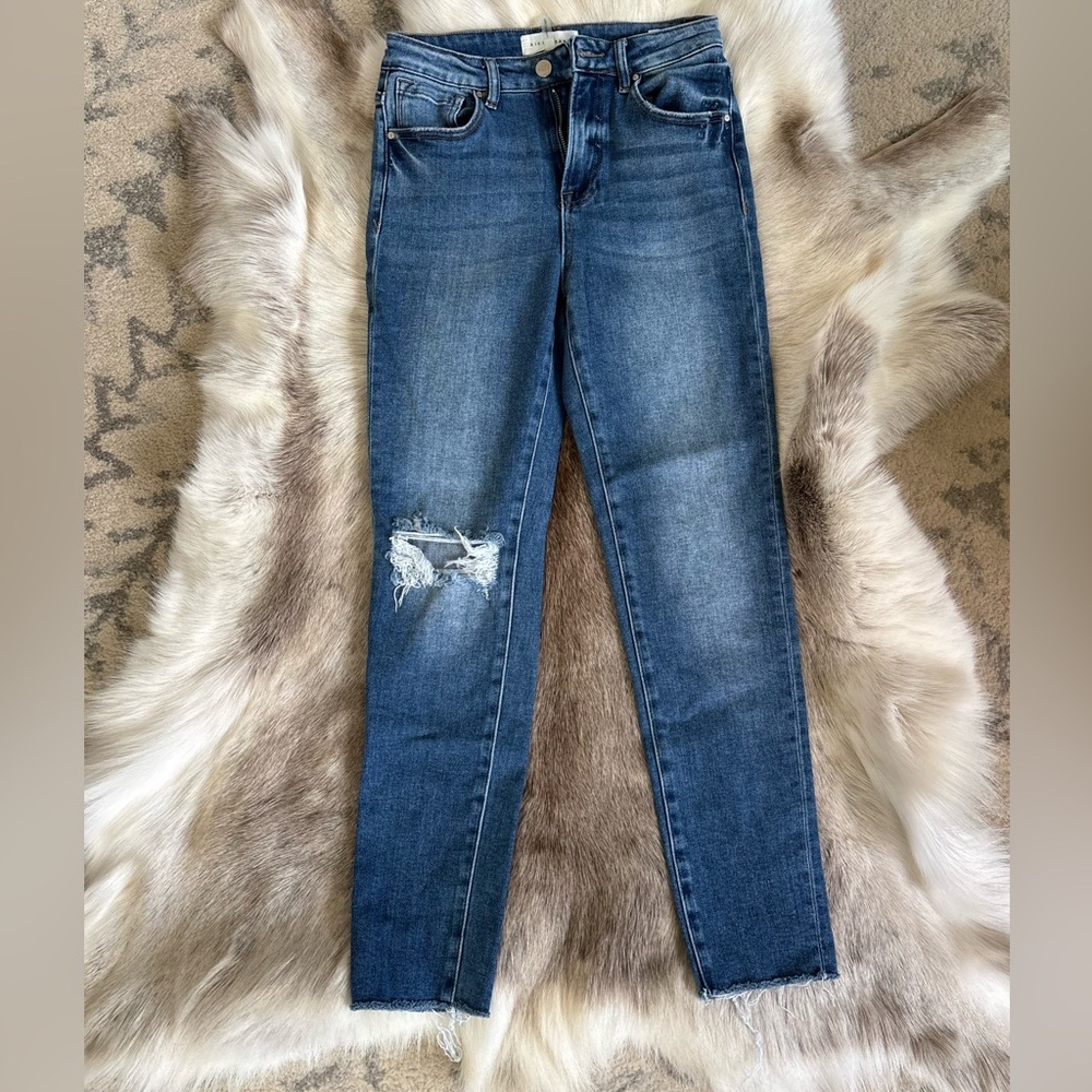 Women’s Risen Jeans- hardly worn - Picture 6 of 9